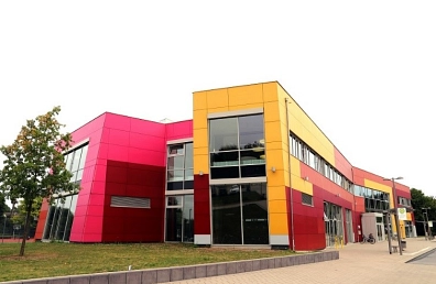 Auf dem Bild ist das Medienhaus im Jahr 2018 sichtbar